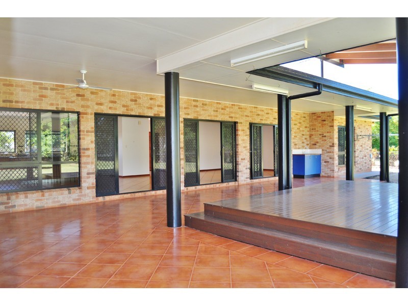 4 Dean Circuit, Mareeba QLD 4880