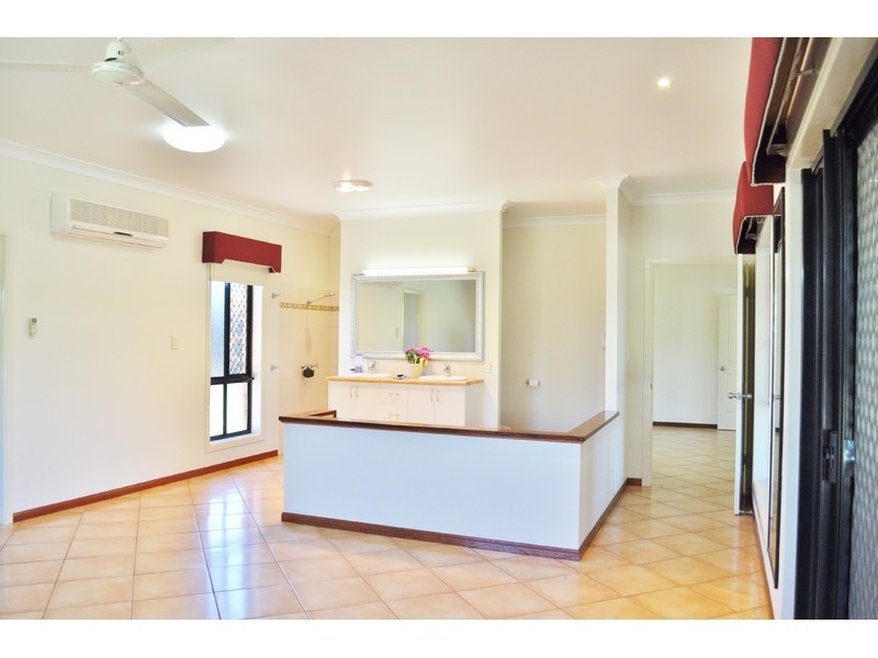 4 Dean Circuit, Mareeba QLD 4880