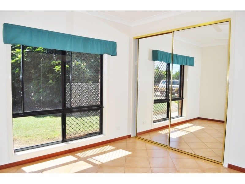 4 Dean Circuit, Mareeba QLD 4880