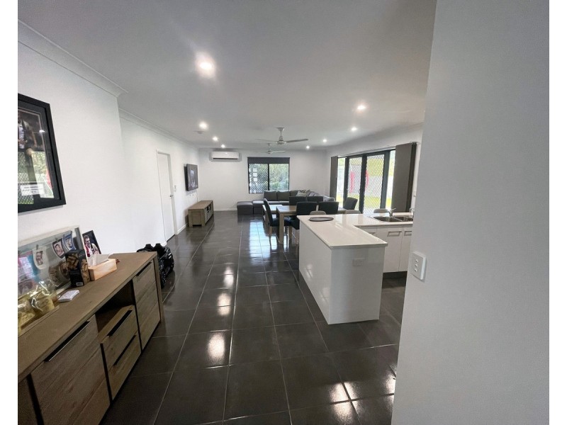 11 Antonio Drive, Mareeba QLD 4880