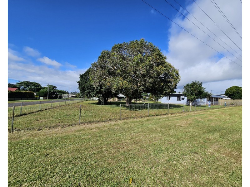 14-16 LAWSON Street, Tolga QLD 4882