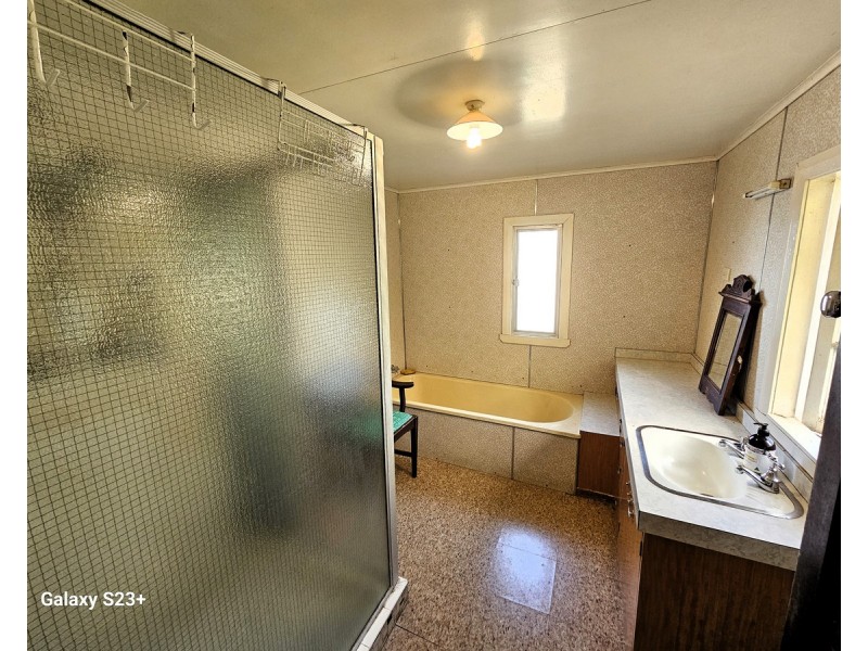 16 Herberton, Mareeba QLD 4880