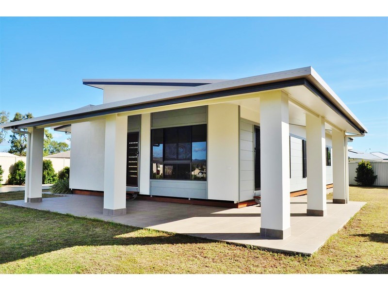 31 Mirrabook Avenue, Mareeba QLD 4880