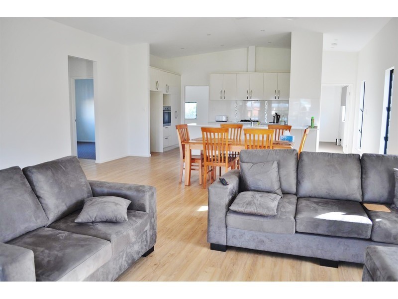 31 Mirrabook Avenue, Mareeba QLD 4880