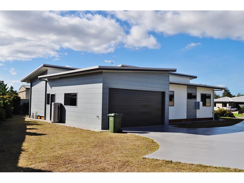 31 Mirrabook Avenue, Mareeba QLD 4880