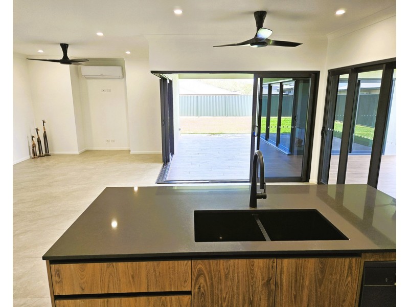 10 Pietro Court, Mareeba QLD 4880