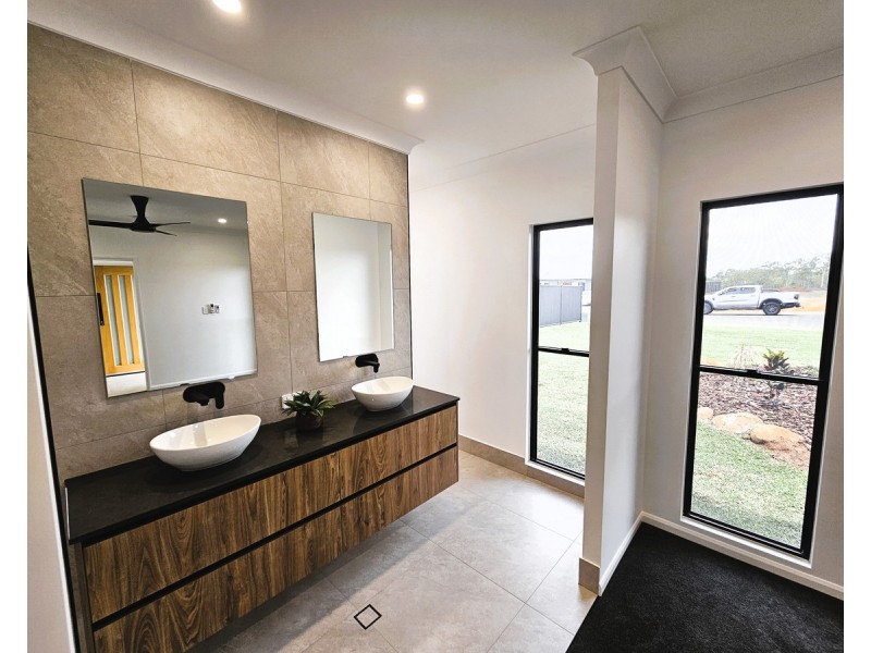 10 Pietro Court, Mareeba QLD 4880