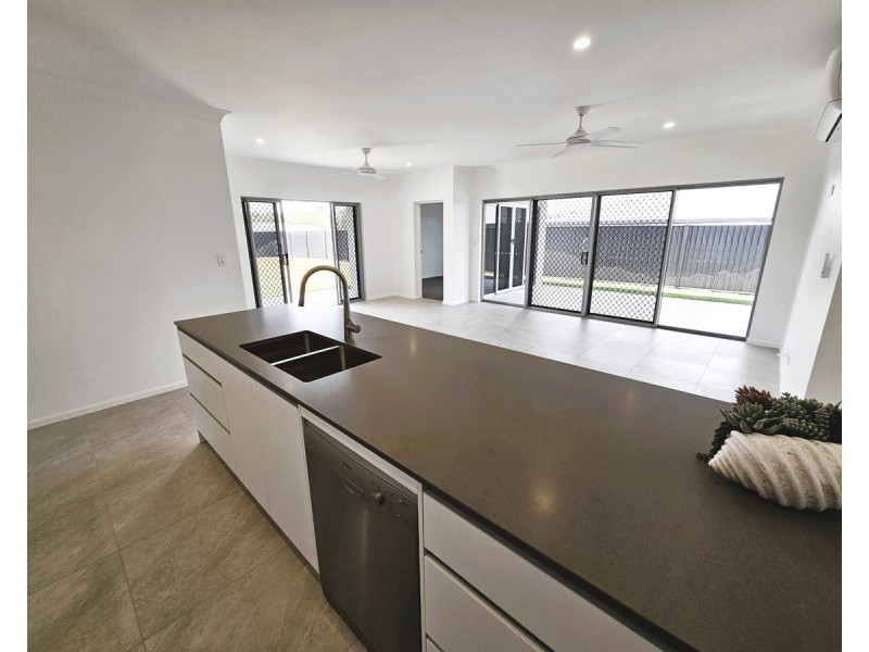 8 Pietro Court, Mareeba QLD 4880