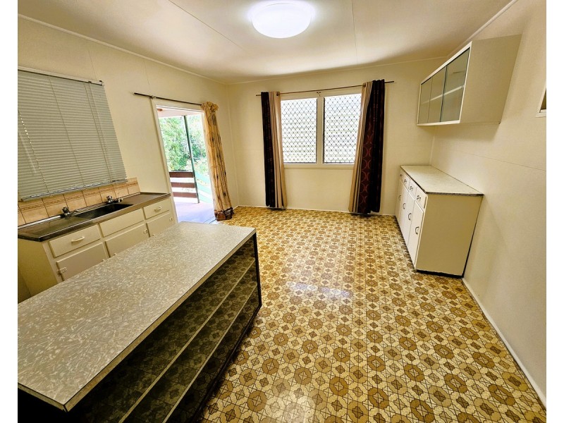 17 Walsh Street, Mareeba QLD 4880