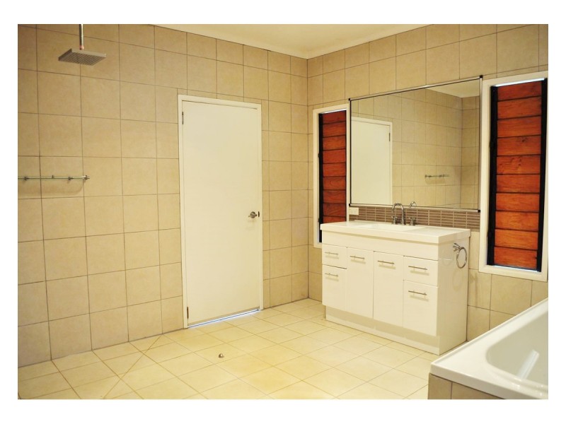 129 Coronet Drive, Mareeba QLD 4880