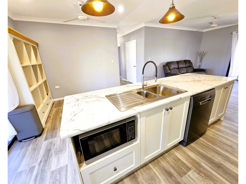 97 Rozel Close, Mareeba QLD 4880