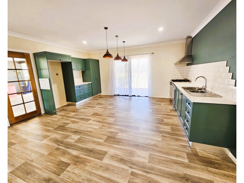 97 Rozel Close, Mareeba QLD 4880