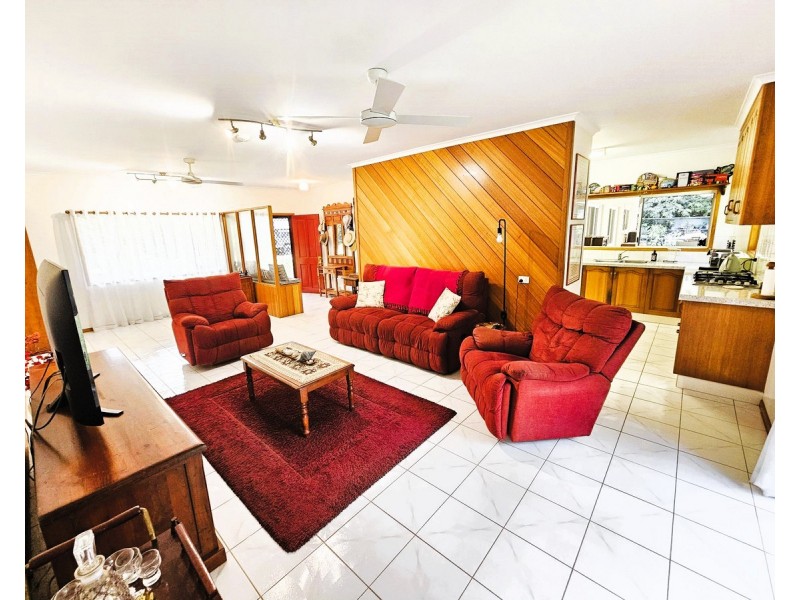 44 Emerald End Close, Mareeba QLD 4880