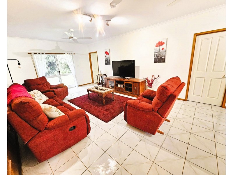 44 Emerald End Close, Mareeba QLD 4880