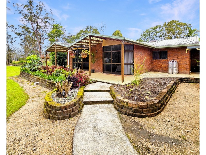 27 Carrington Road, Carrington QLD 4883