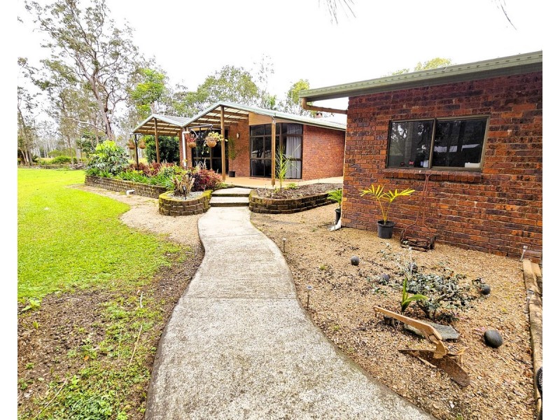 27 Carrington Road, Carrington QLD 4883