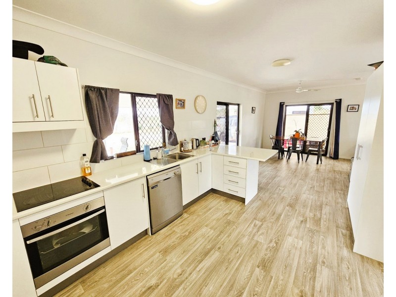 9 Macadamia Street, Arriga QLD 4880