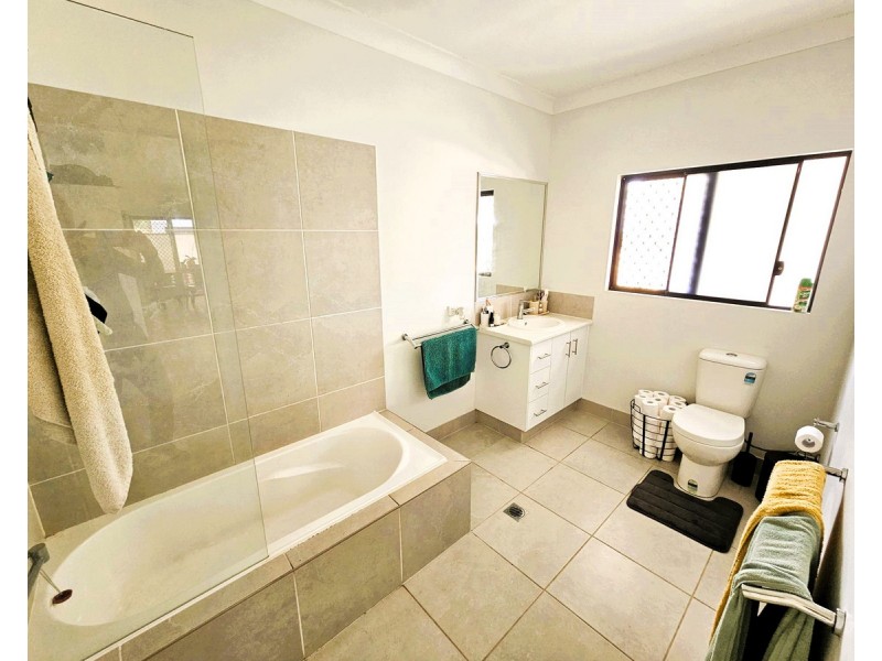 9 Macadamia Street, Arriga QLD 4880