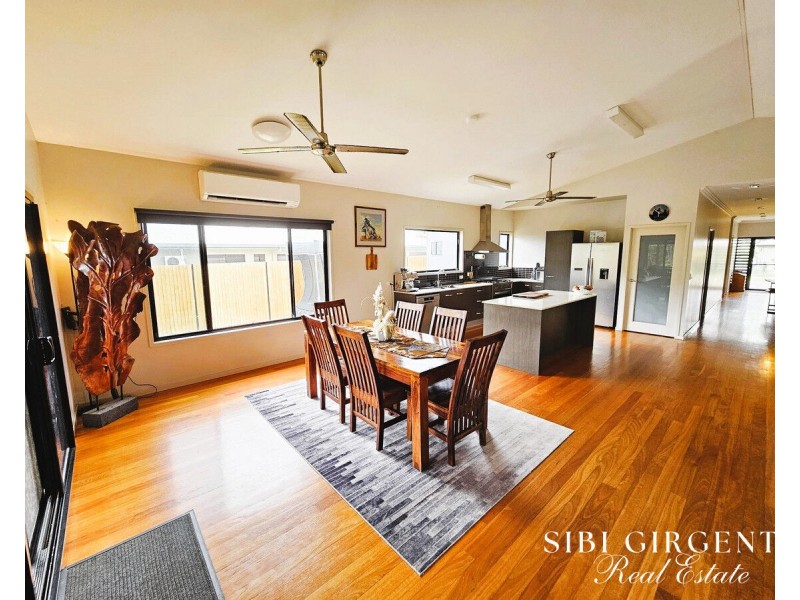 7 River Drive, Mareeba QLD 4880