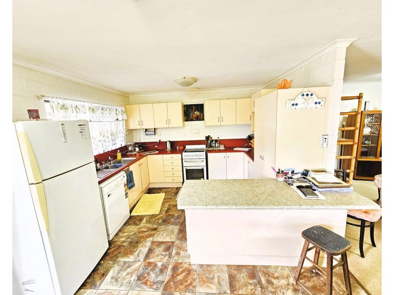 10 Dangaard Street, Mareeba QLD 4880