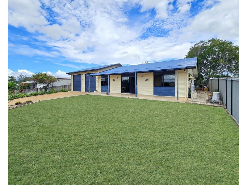16 Damien Street, Mareeba QLD 4880