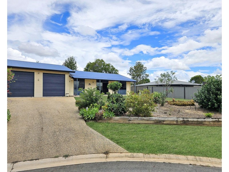 16 Damien Street, Mareeba QLD 4880