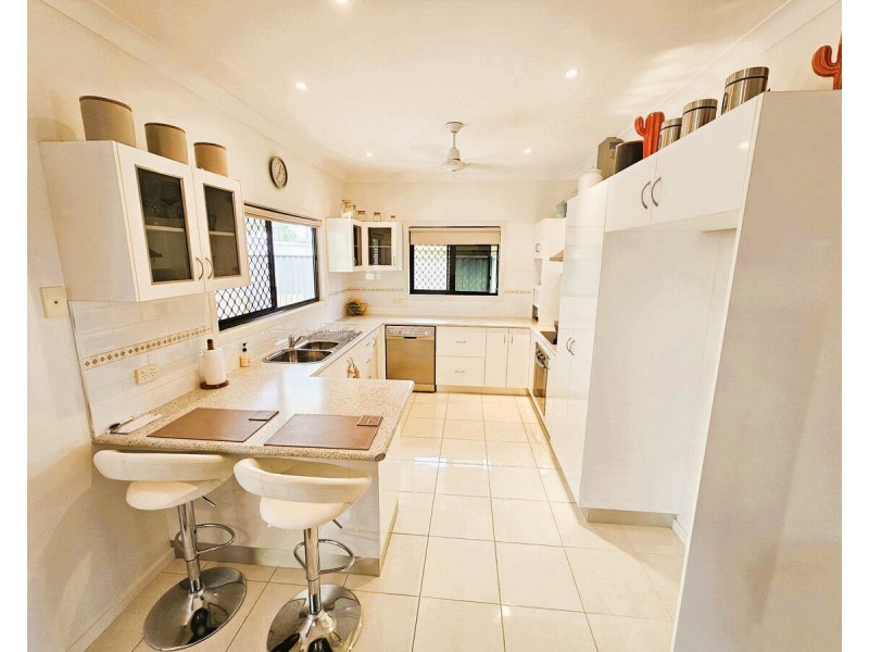 16 Damien Street, Mareeba QLD 4880