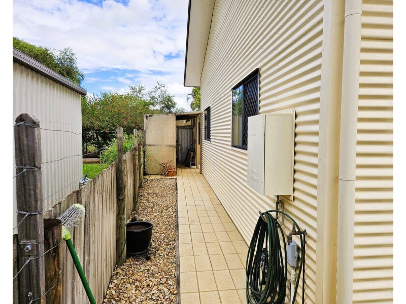16 Damien Street, Mareeba QLD 4880