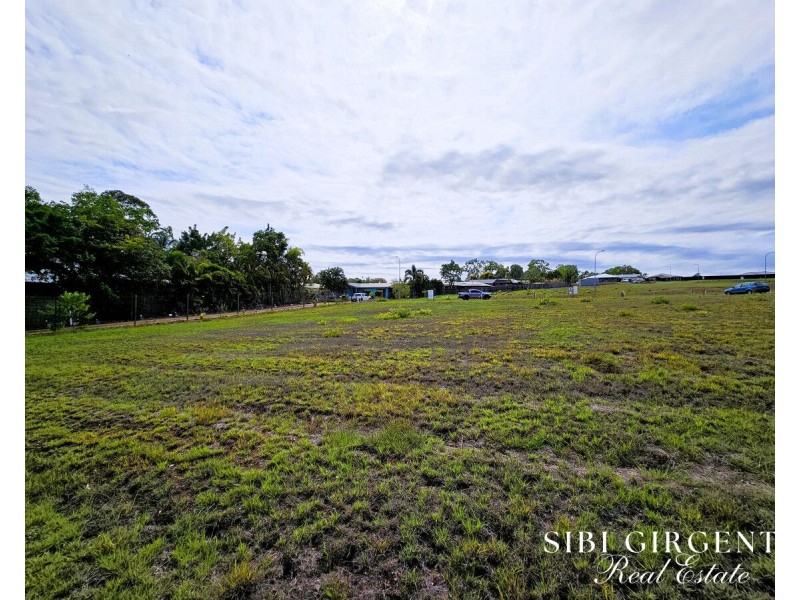 10 Andre Street, Mareeba QLD 4880