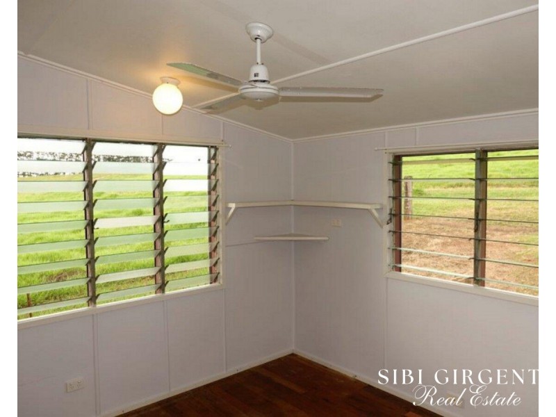 1297 Mt Molloy Street, Mossman QLD 4873