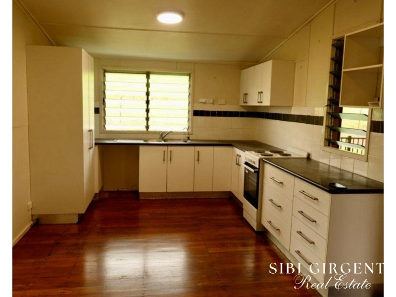 1297 Mt Molloy Street, Mossman QLD 4873