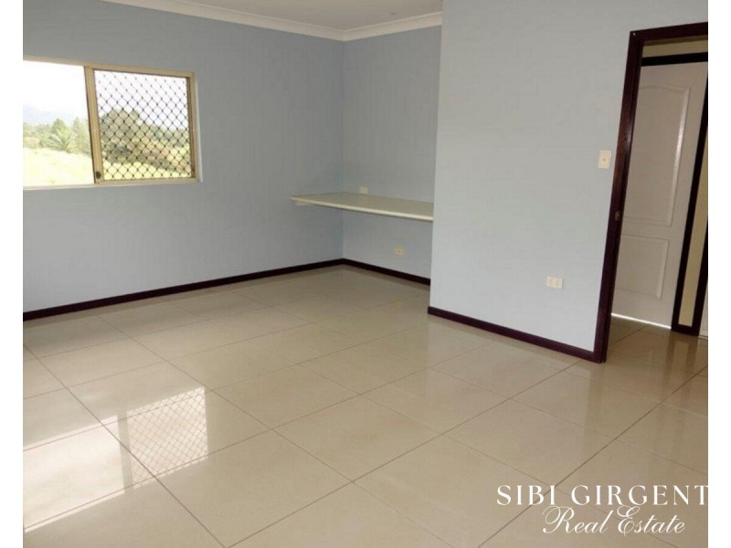 1297 Mt Molloy Street, Mossman QLD 4873