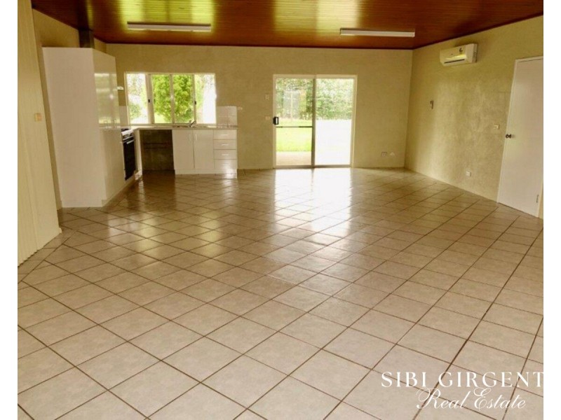 1297 Mt Molloy Street, Mossman QLD 4873