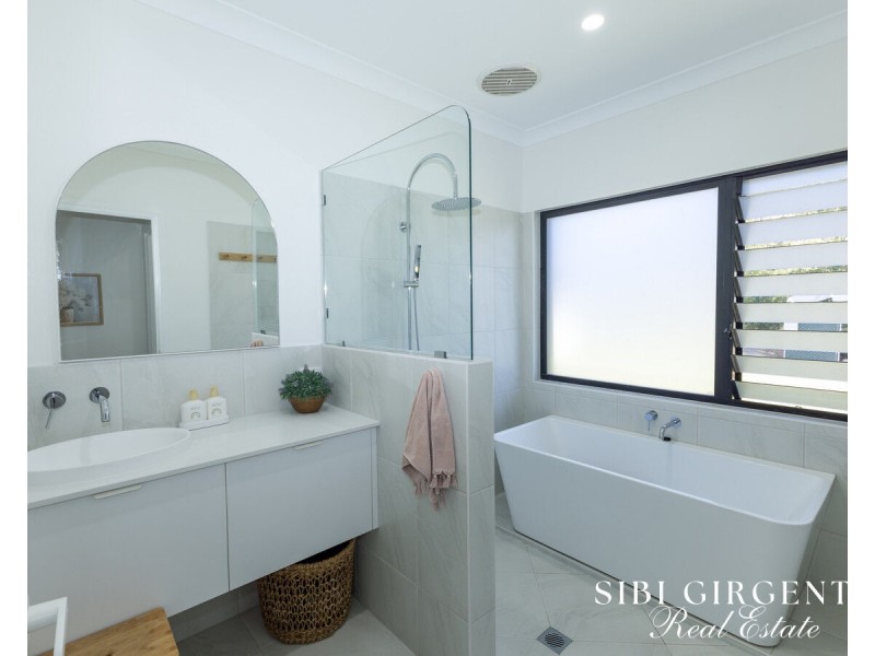 72 Emerald End Road, Mareeba QLD 4880