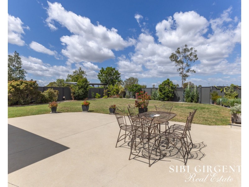 20 Dandaloo Close, Mareeba QLD 4880