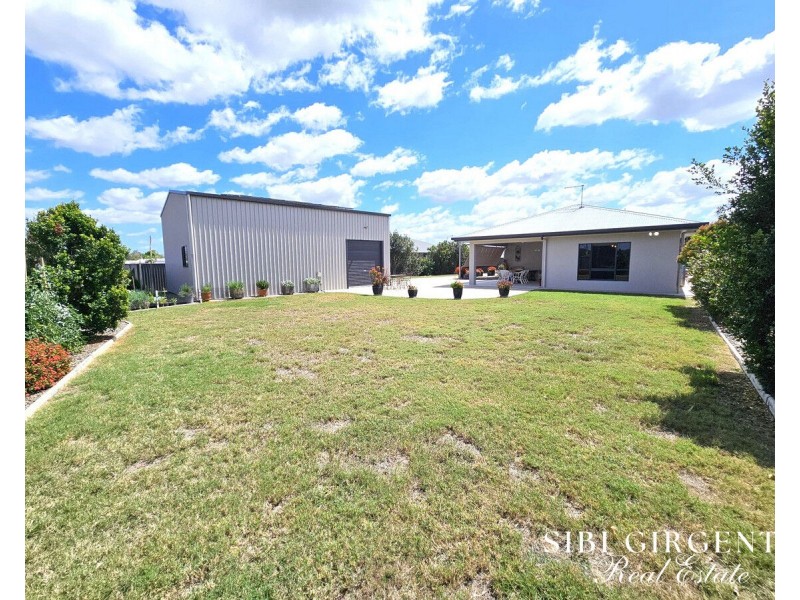 20 Dandaloo Close, Mareeba QLD 4880