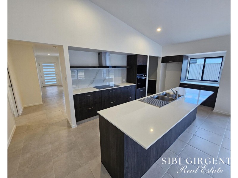 63 Karobean Drive, Mareeba QLD 4880