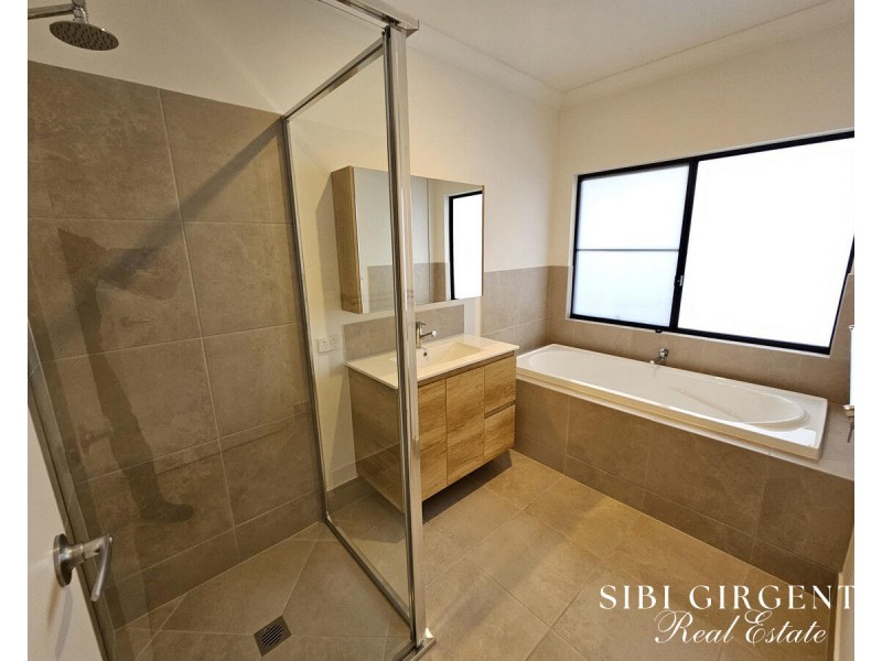 63 Karobean Drive, Mareeba QLD 4880