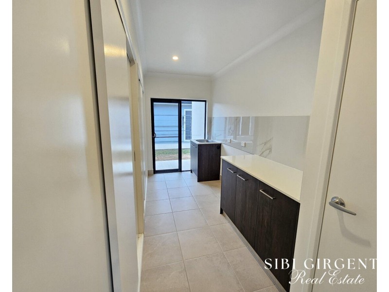 63 Karobean Drive, Mareeba QLD 4880