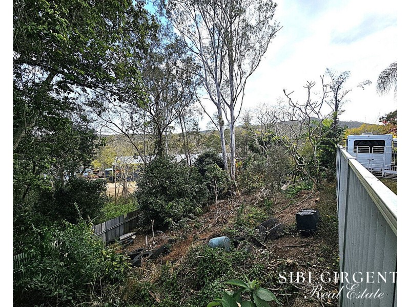 35 Ellie Street, Herberton QLD 4887