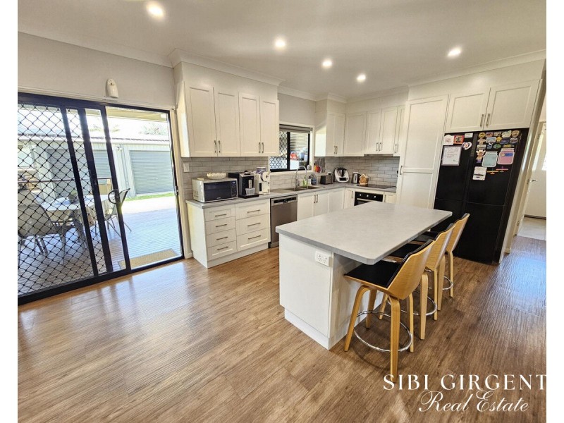 12 Kylie Close, Mareeba QLD 4880