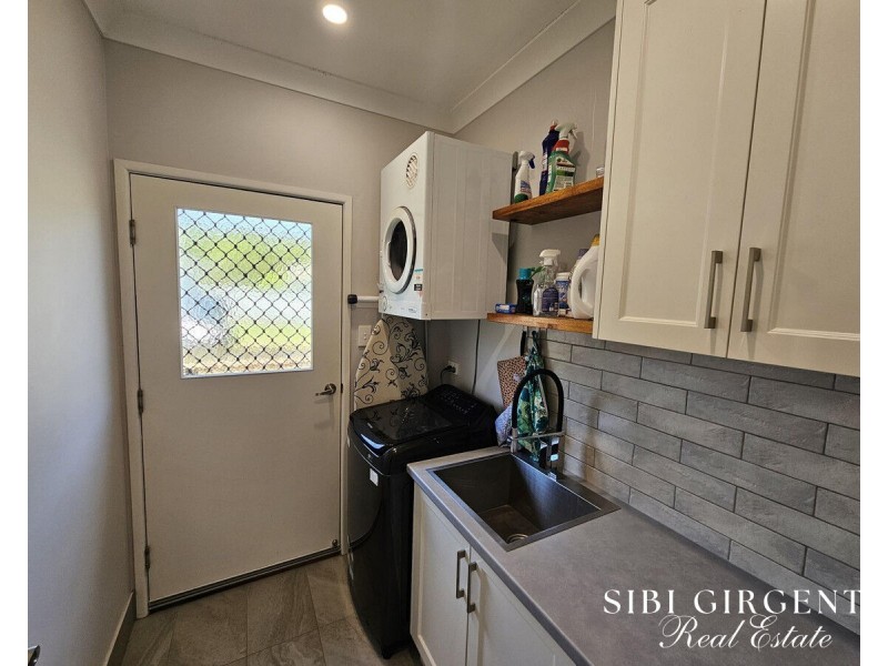 12 Kylie Close, Mareeba QLD 4880