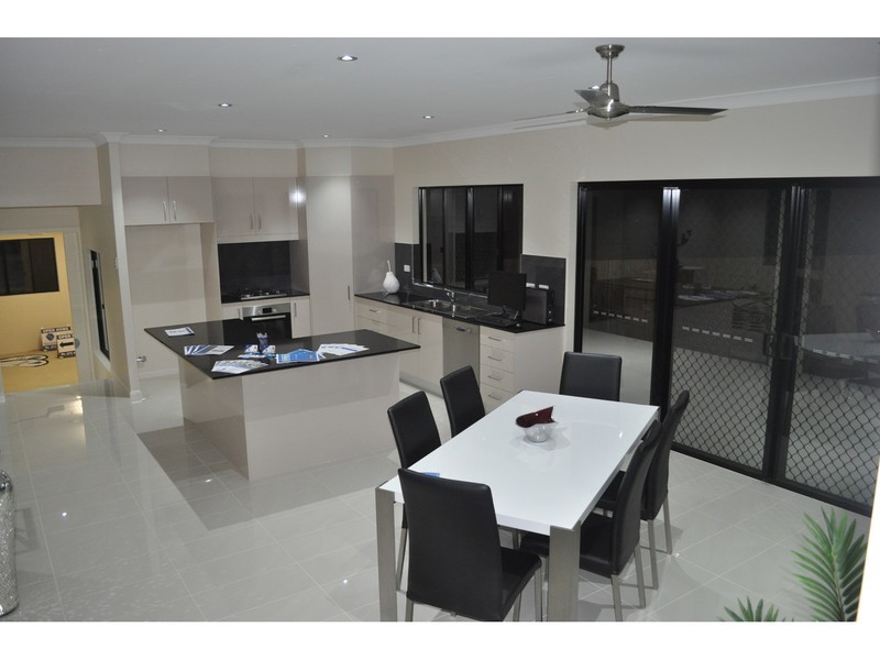 1 Michelina Close, Mareeba QLD 4880