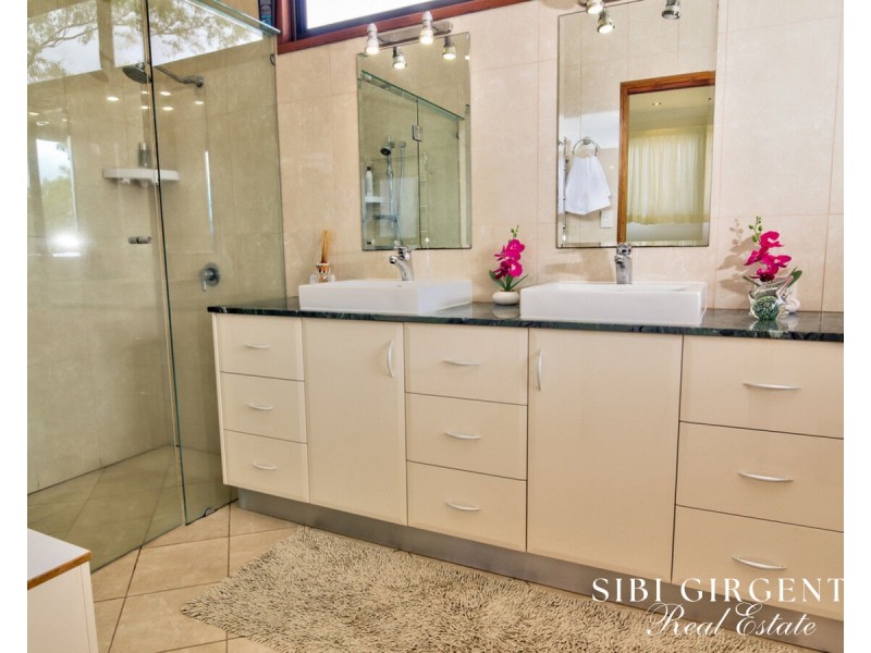 5 Ciobo Close, Mareeba QLD 4880