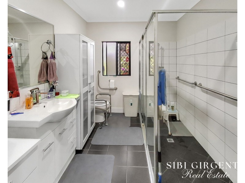 26 Karobean Drive, Mareeba QLD 4880