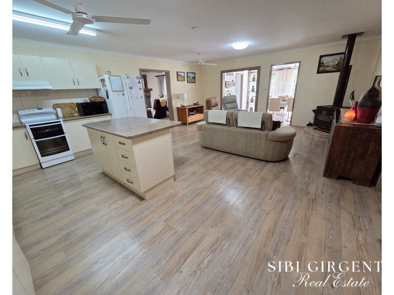 239 Hemmings Lane, Upper Barron QLD 4883