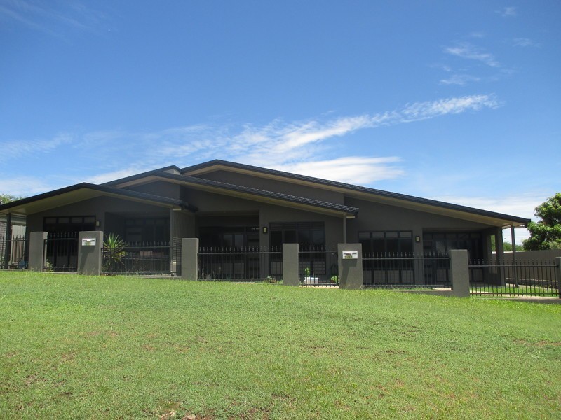 2/11 Middlemiss Street, Mareeba QLD 4880