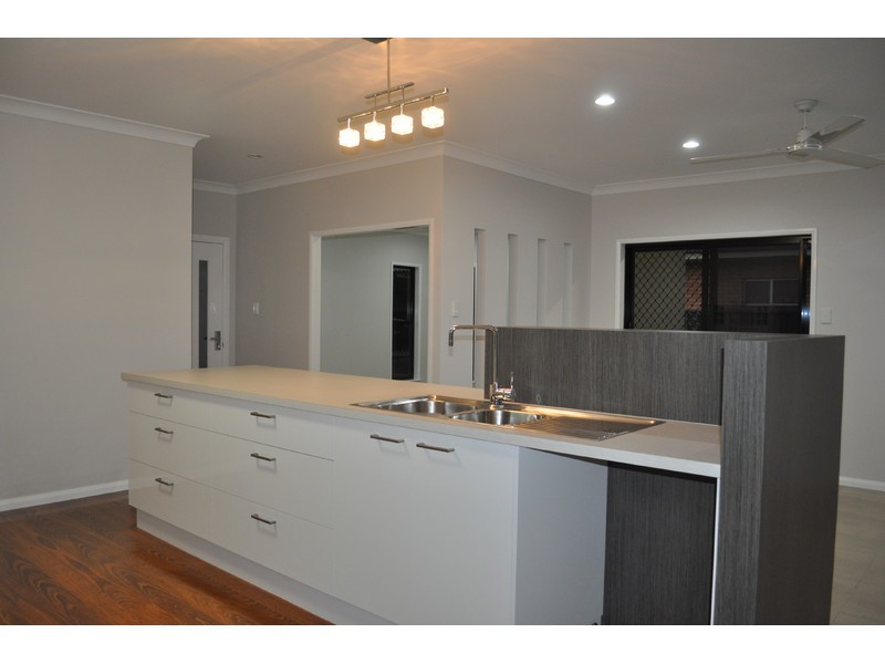 3 Donlen Street, Mareeba QLD 4880