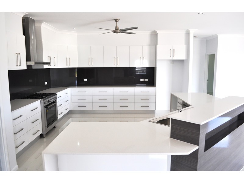3 Peluchetti Place, Mareeba QLD 4880