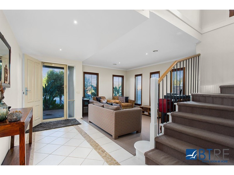 30 Warranqite Crescent, Hastings VIC 3915